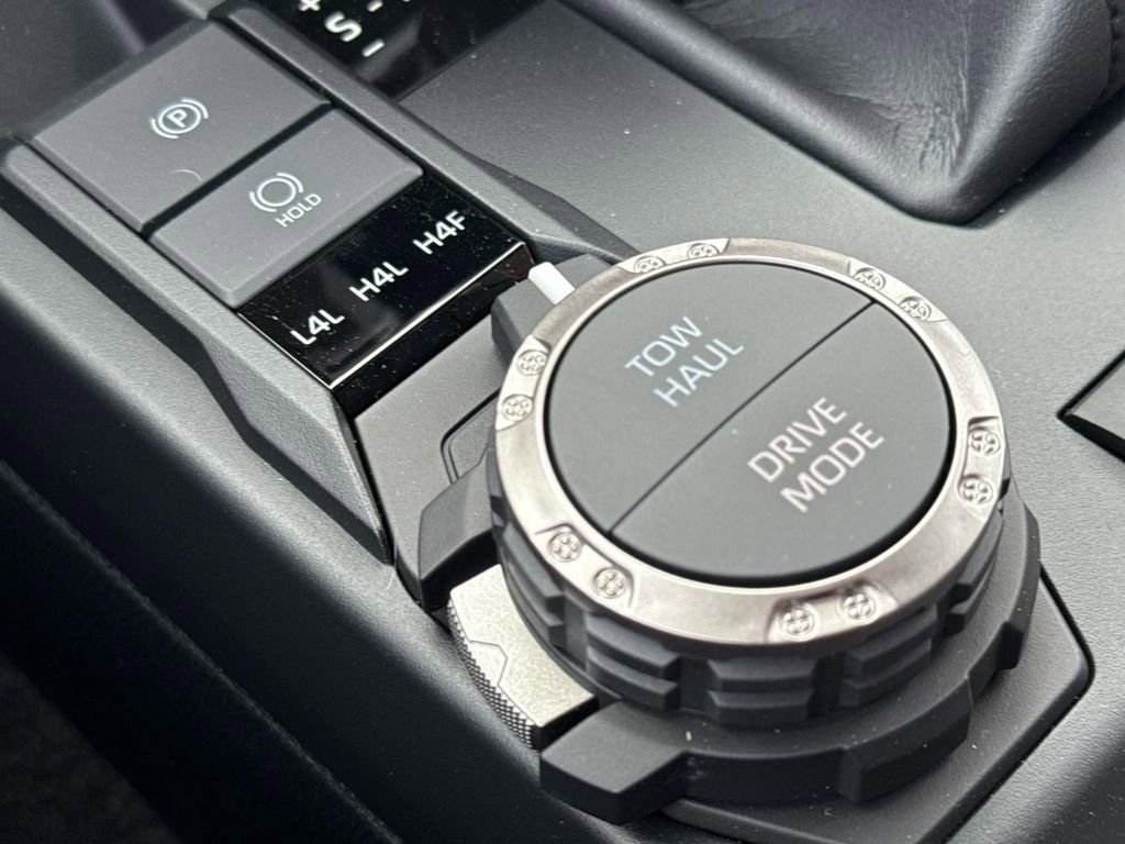 Used 2025 Toyota 4Runner Limited image 17