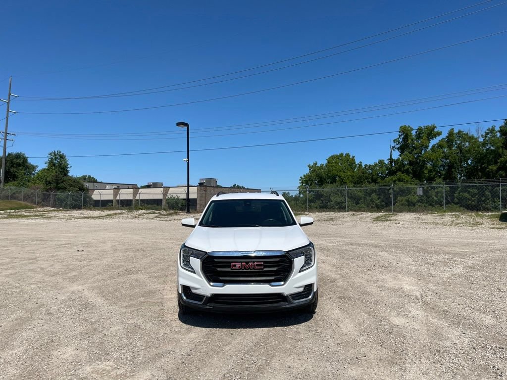 Used 2022 GMC Terrain SLE w/ Driver Convenience Package AWD/4WD image 3