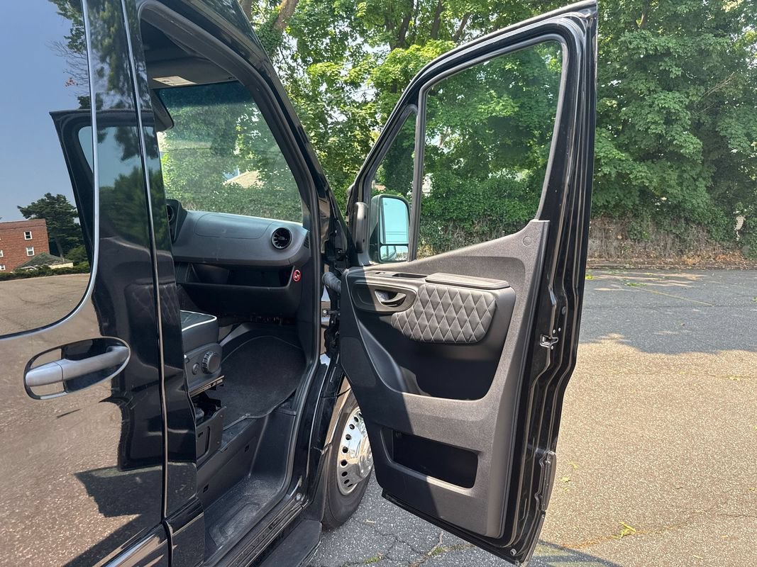 Used 2021 Mercedes-Benz Sprinter 3500 image 19