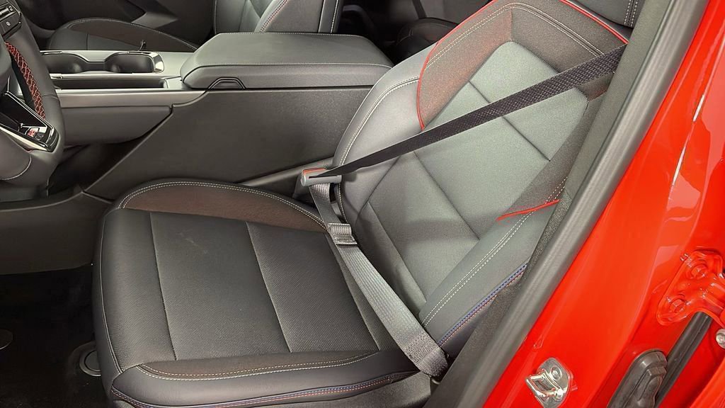 Used 2025 Chevrolet Equinox EV RS image 18