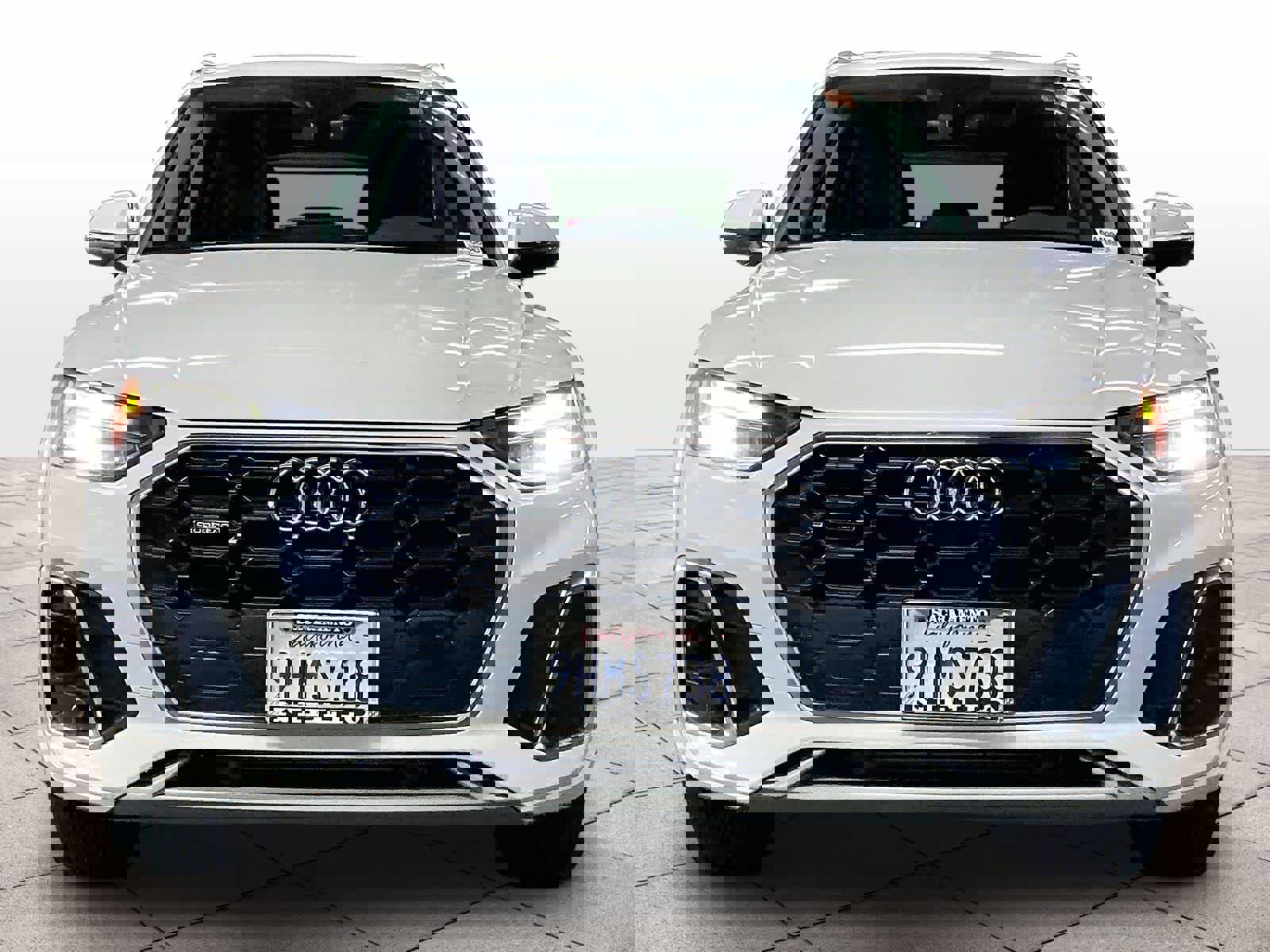 Used 2023 Audi Q5 2.0T Premium w/ Convenience Package image 3