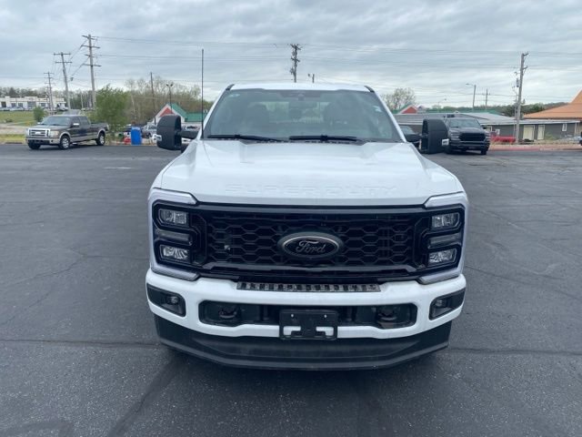 Used 2025 Ford F350 XLT w/ Black Appearance Package image 9