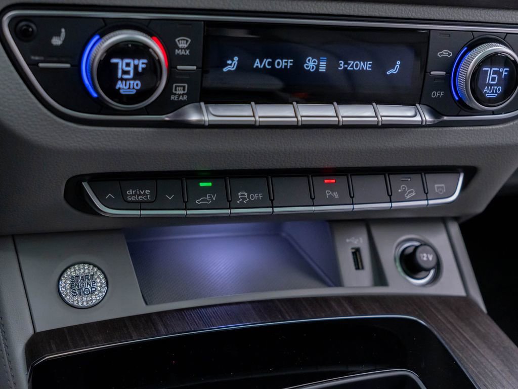 Used 2024 Audi Q5 e Premium Plus w/ Premium Plus Package image 29