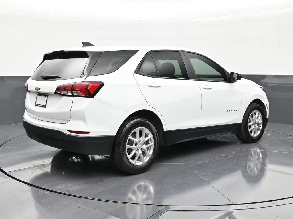 Used 2022 Chevrolet Equinox LS FWD image 5