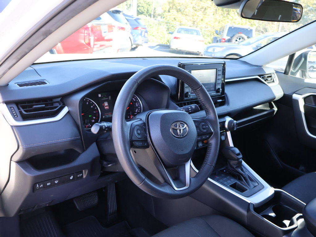 Used 2021 Toyota RAV4 XLE w/ Convenience Package AWD/4WD image 17
