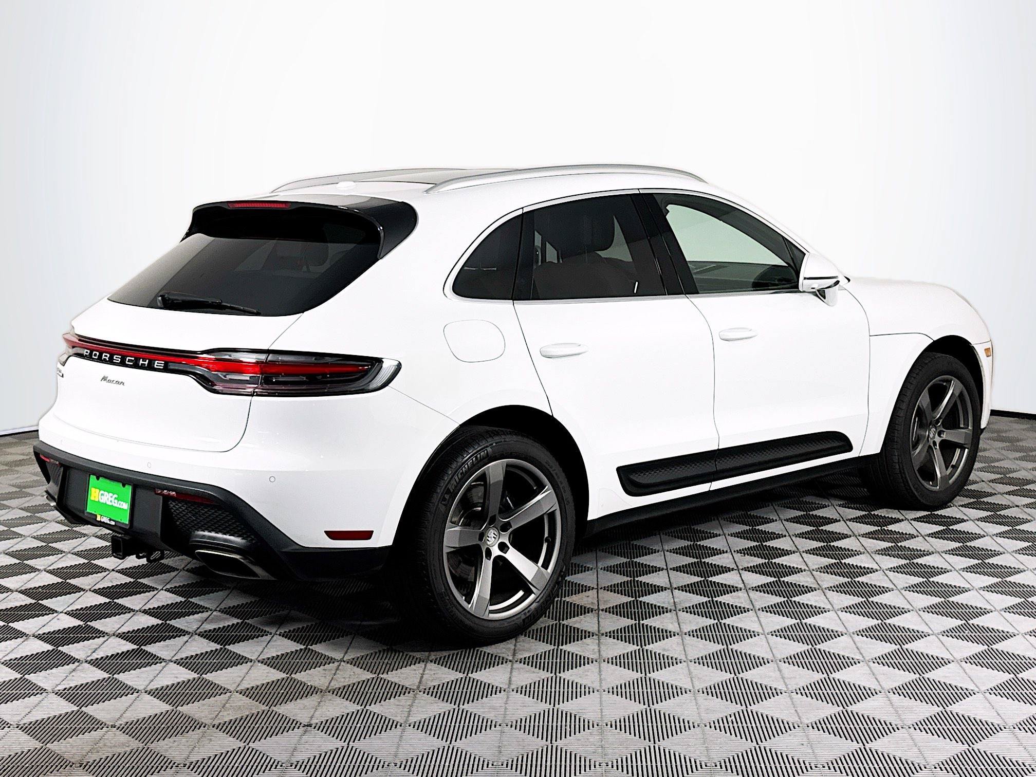 Used 2023 Porsche Macan AWD/4WD image 8