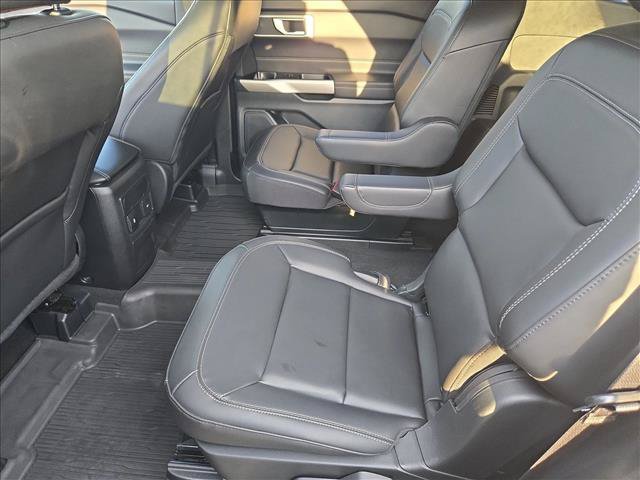 Used 2023 Ford Explorer XLT w/ Equipment Group 202A RWD image 18
