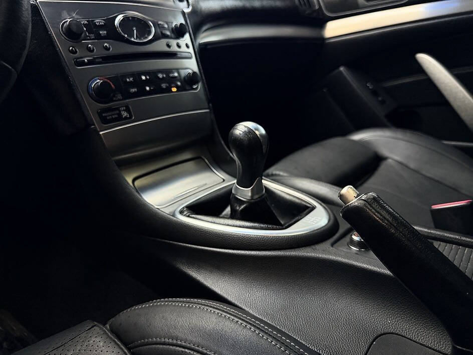 Used 2012 INFINITI G37 Sport RWD image 8