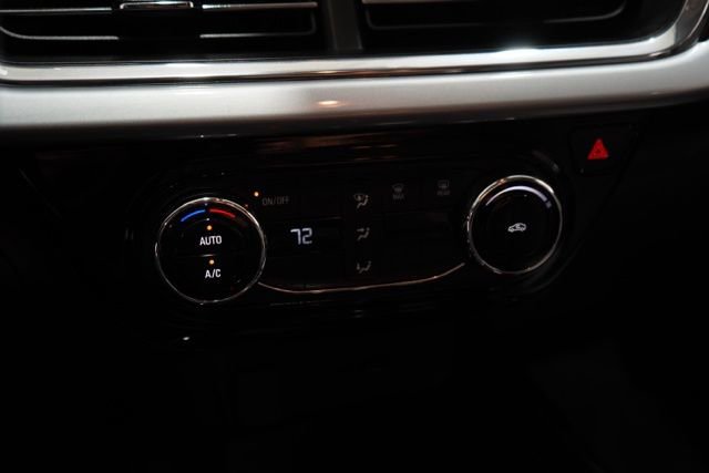 Used 2025 Chevrolet Trax LT image 28