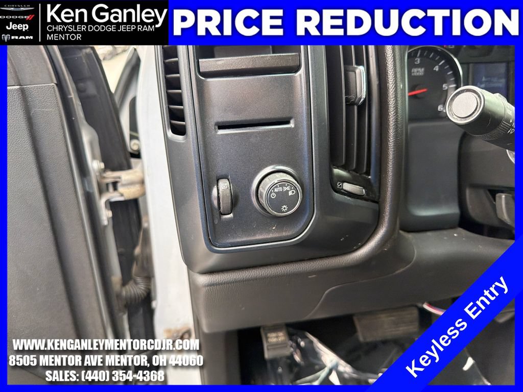 Used 2018 Chevrolet Silverado 1500 Custom w/ Custom Value Package AWD/4WD image 12