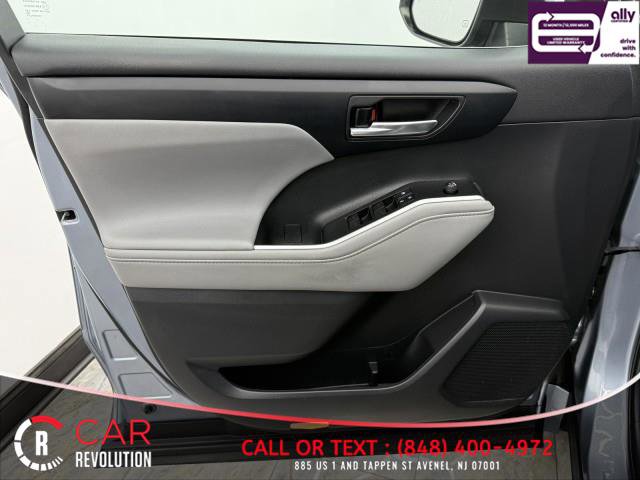 Used 2021 Toyota Highlander XLE image 42
