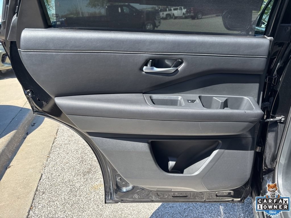 Used 2025 Nissan Pathfinder SL FWD image 38
