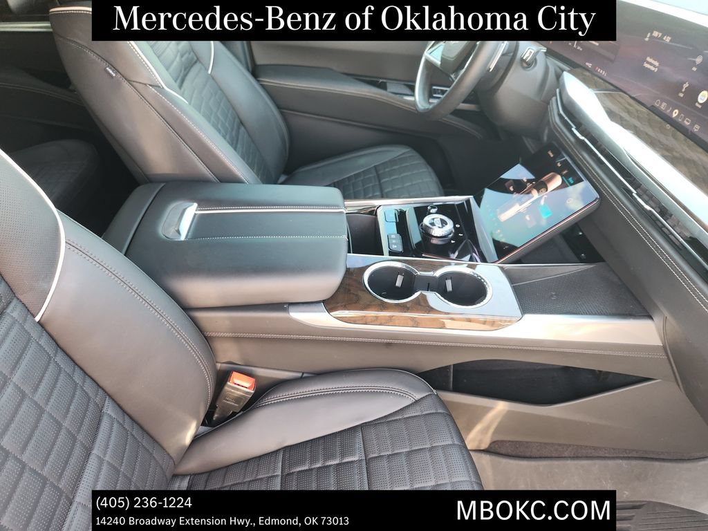 Used 2025 Cadillac Escalade Sport Platinum w/ LPO, Floor Liner Package AWD/4WD image 12
