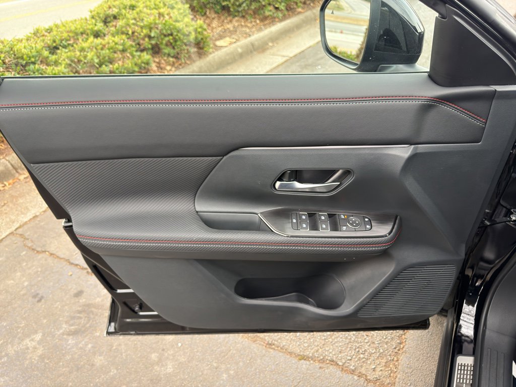 New 2026 Nissan Kicks SR w/ SR Premium Package image 17