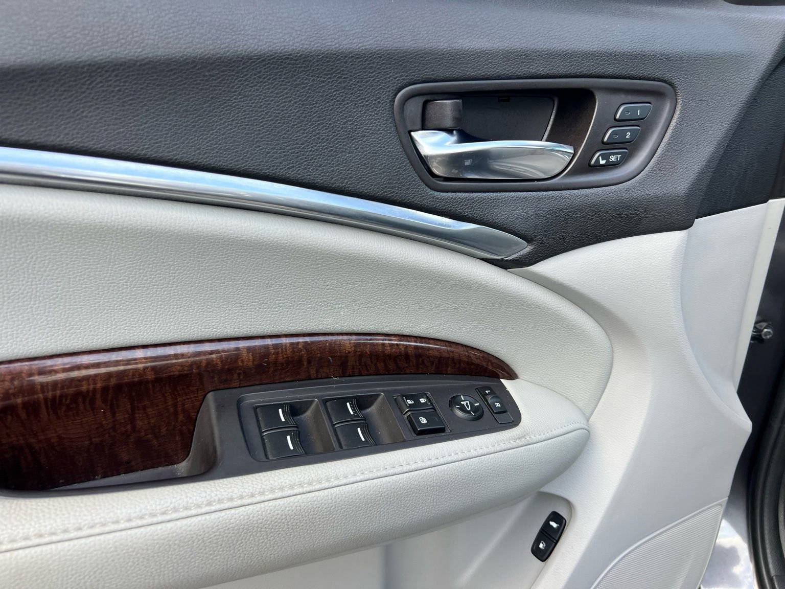 Used 2017 Acura MDX FWD image 25