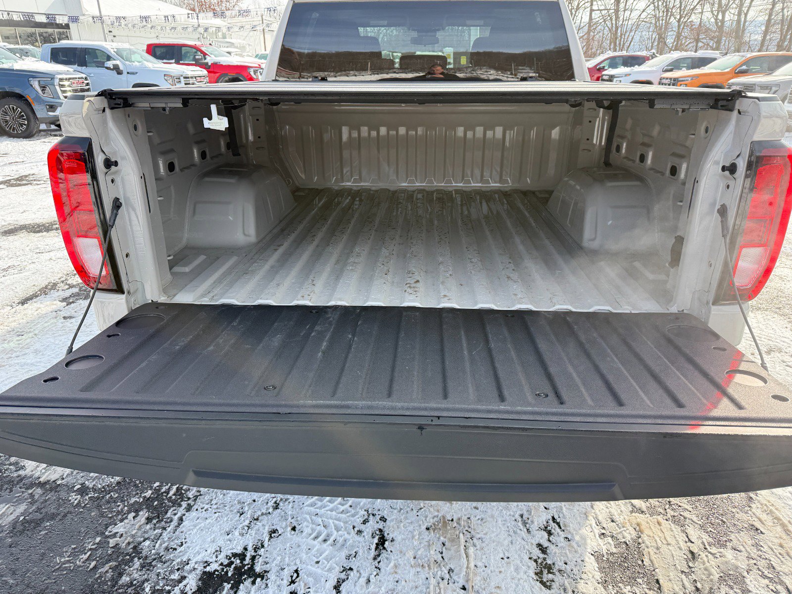 New 2026 GMC Sierra 1500 SLE w/ Max Trailering Package image 19