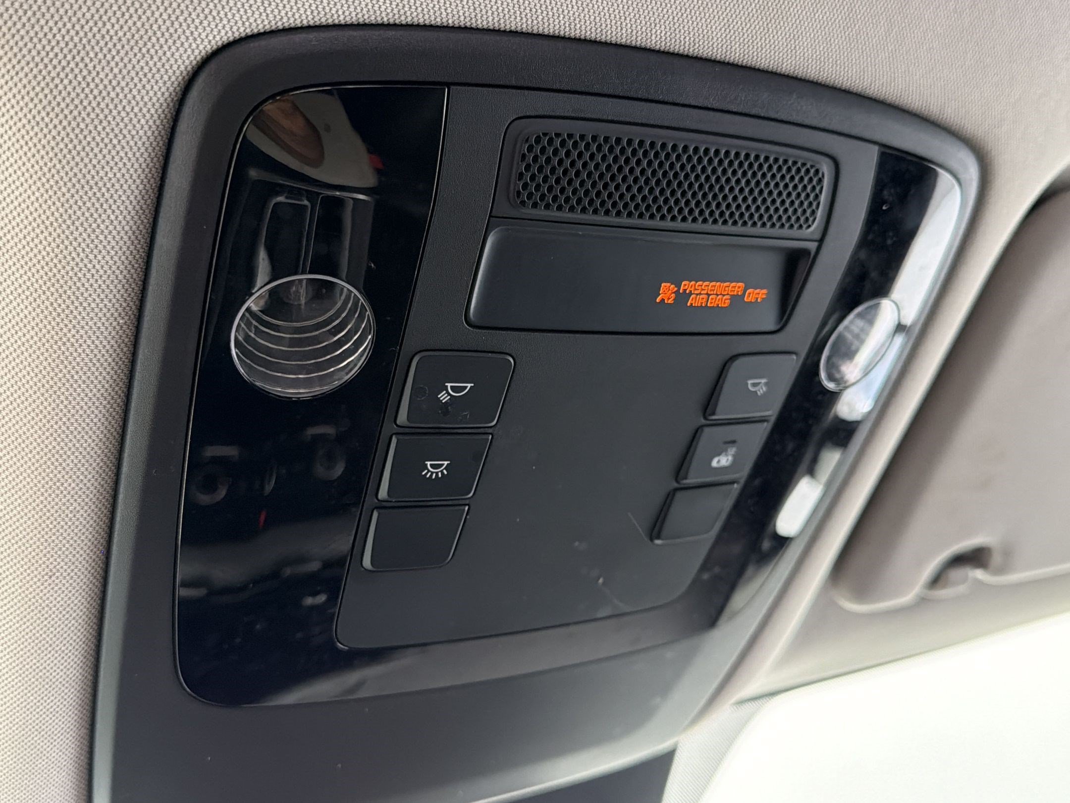 Used 2022 Kia Carnival LX FWD image 20