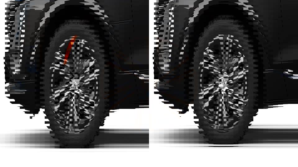 New 2025 Cadillac Lyriq Luxury image 30