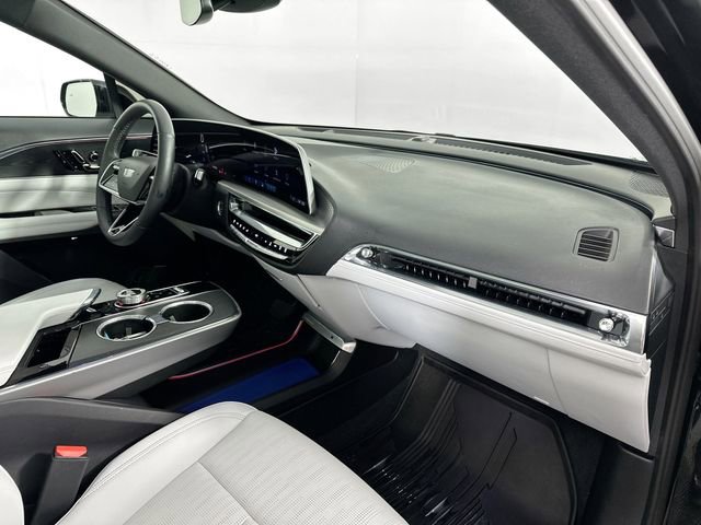 Used 2024 Cadillac Lyriq Sport image 32