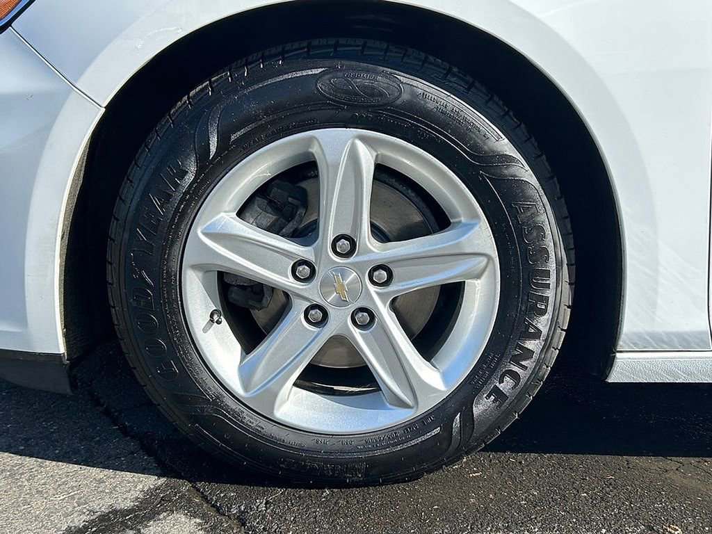Used 2020 Chevrolet Malibu LS w/ Driver Confidence Package II FWD image 10