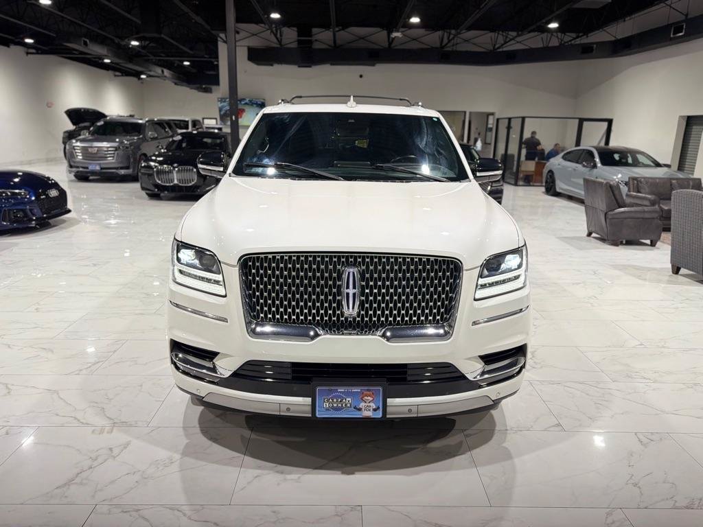 Used 2021 Lincoln Navigator L Reserve w/ Luxury Package AWD/4WD image 2