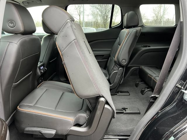 Used 2023 GMC Acadia AT4 w/ Technology Package AWD/4WD image 6