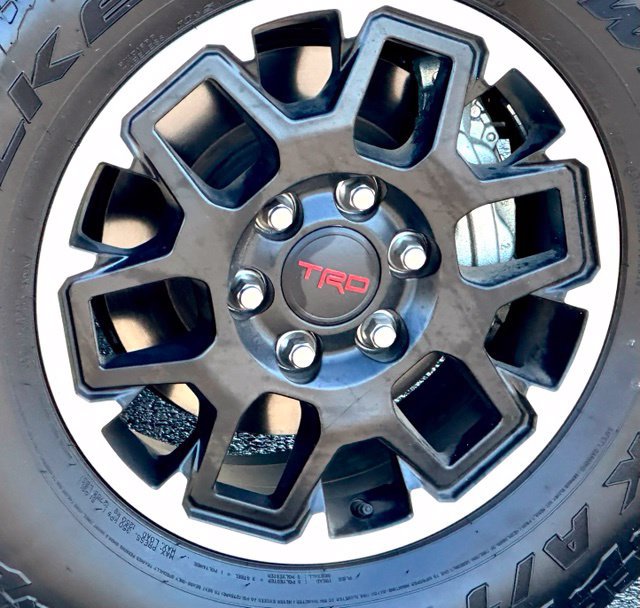 Used 2025 Toyota Tacoma TRD Off-Road AWD/4WD image 9