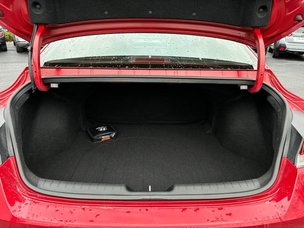 Used 2023 Hyundai Elantra SEL w/ Convenience Package image 12