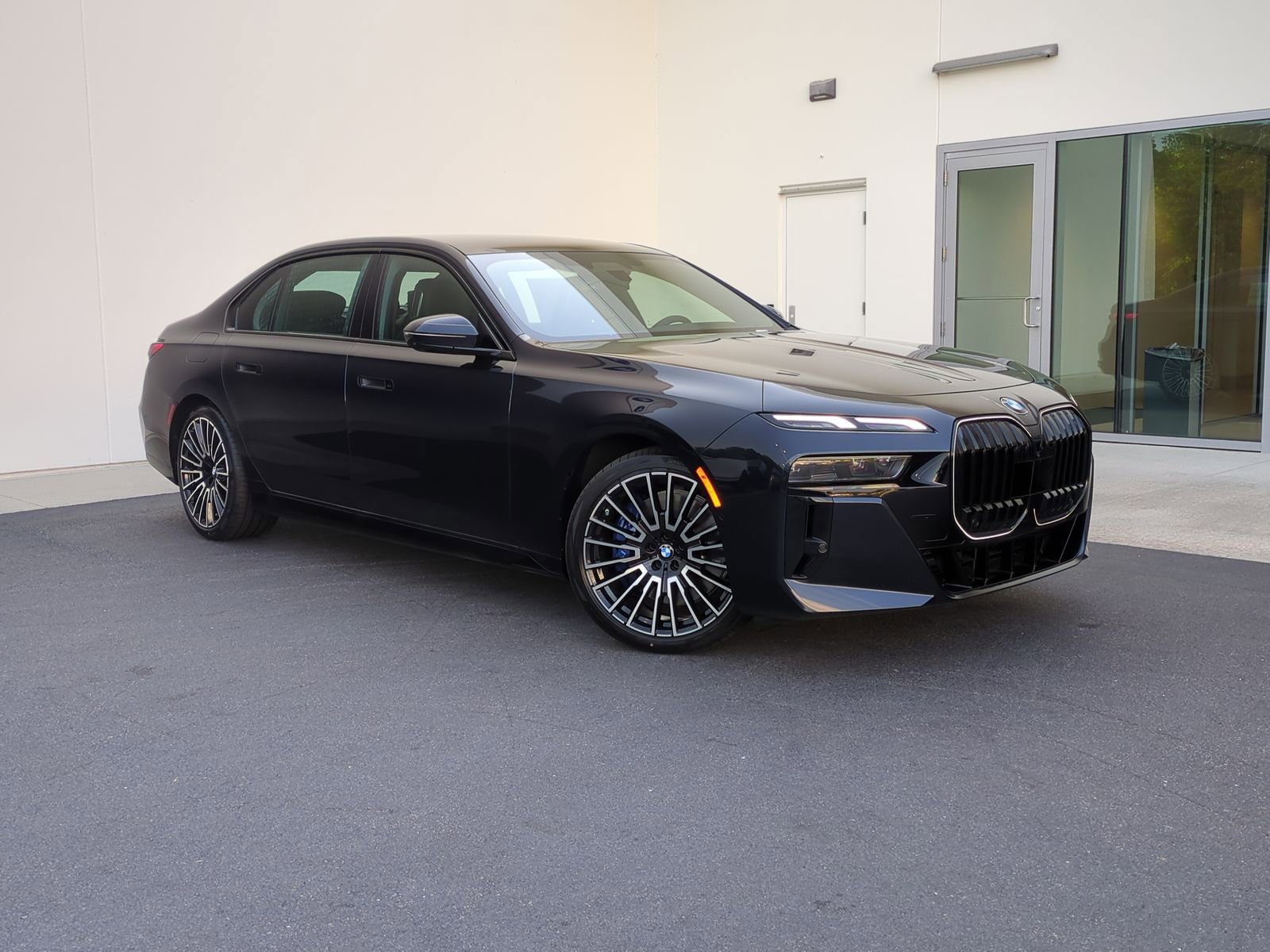New 2025 BMW 760i xDrive w/ Luxury Rear Seating Package image 2