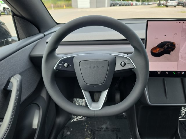 Used 2026 Tesla Model Y 2WD image 9
