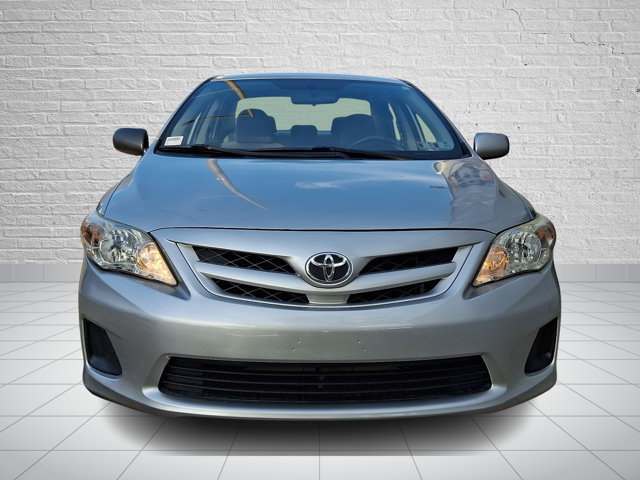 Used 2011 Toyota Corolla LE w/ Preferred Accessory Pkg FWD image 2