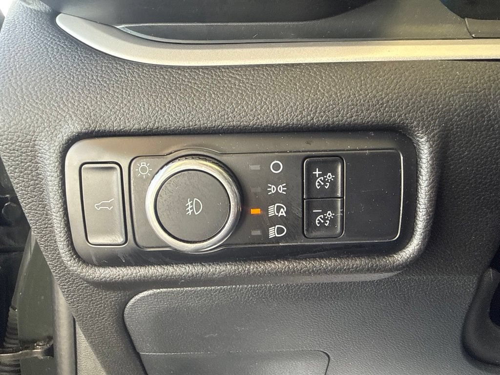 Used 2024 Ford Explorer XLT w/ Equipment Group 202A AWD/4WD image 16