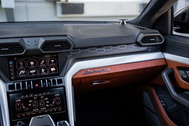 Used 2019 Lamborghini Urus image 31
