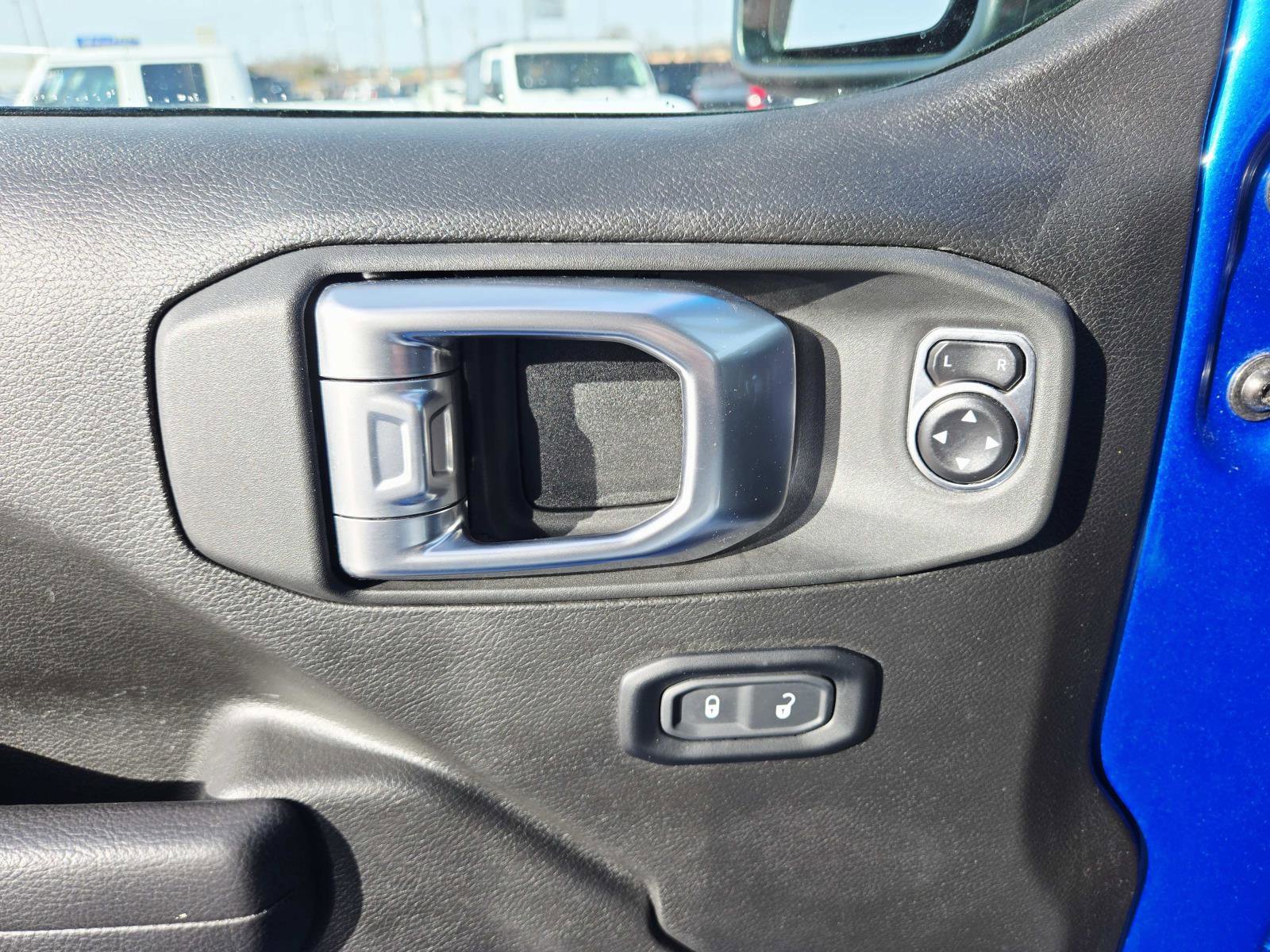 Used 2024 Jeep Gladiator Rubicon w/ Technology Group image 40