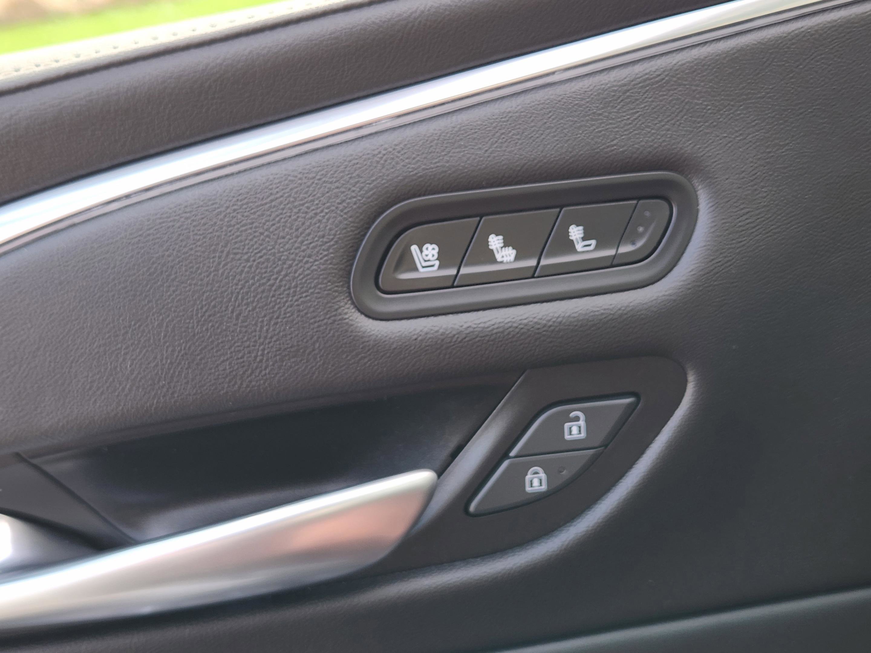 Used 2023 Cadillac Escalade ESV Sport w/ LPO, ONYX Package image 23