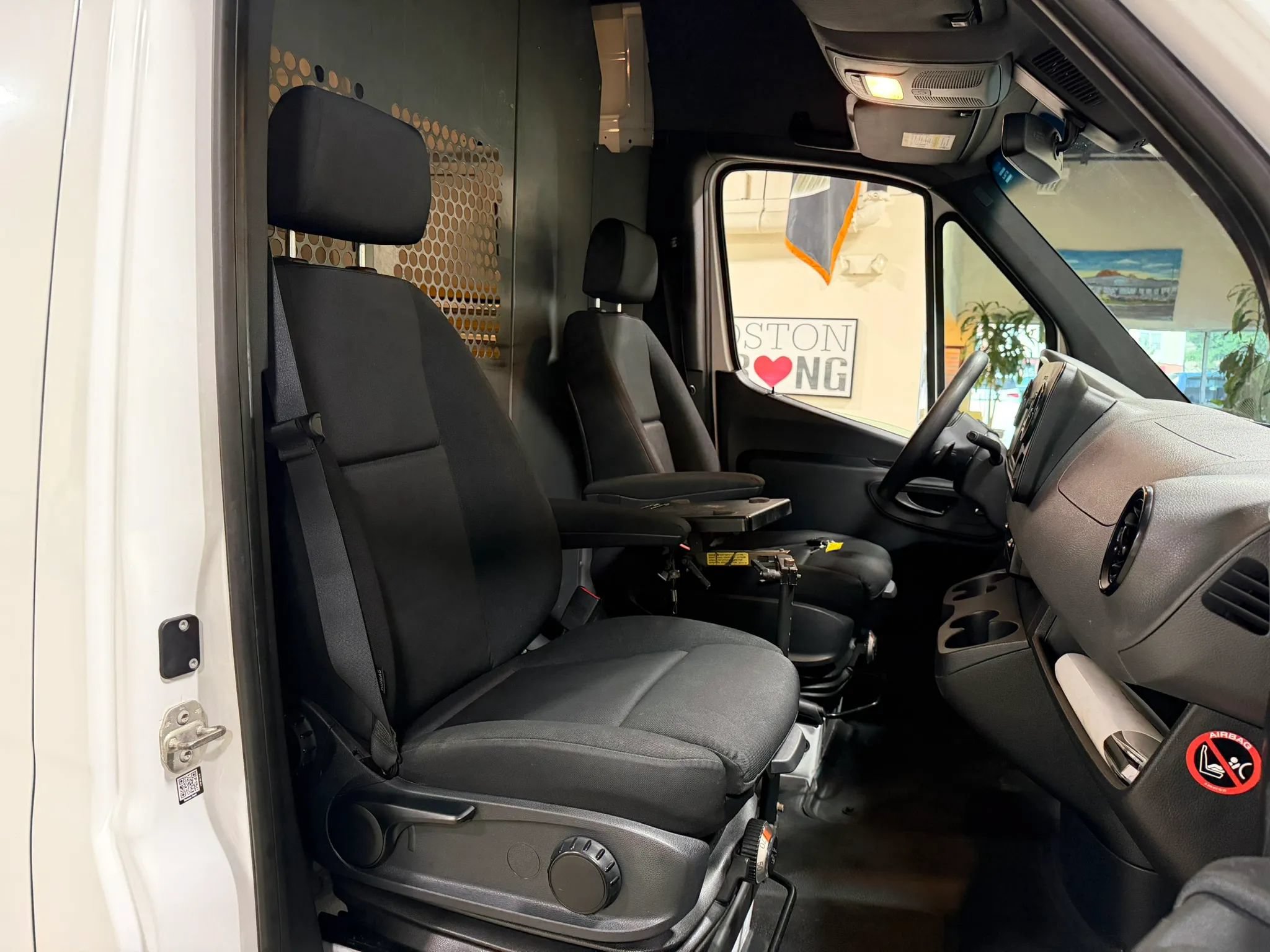Used 2021 Mercedes-Benz Sprinter 3500 image 32