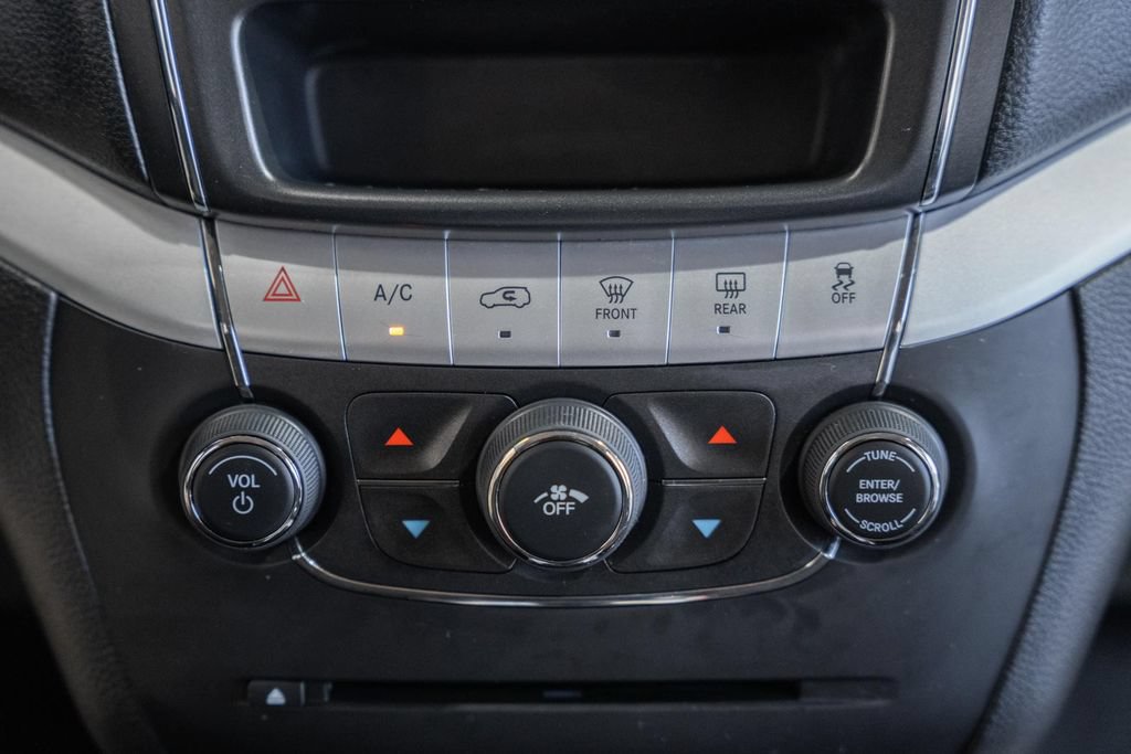 Used 2019 Dodge Journey SE w/ Premium Group FWD image 19