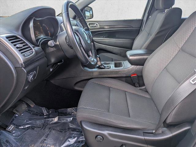 Used 2021 Jeep Grand Cherokee Laredo image 10