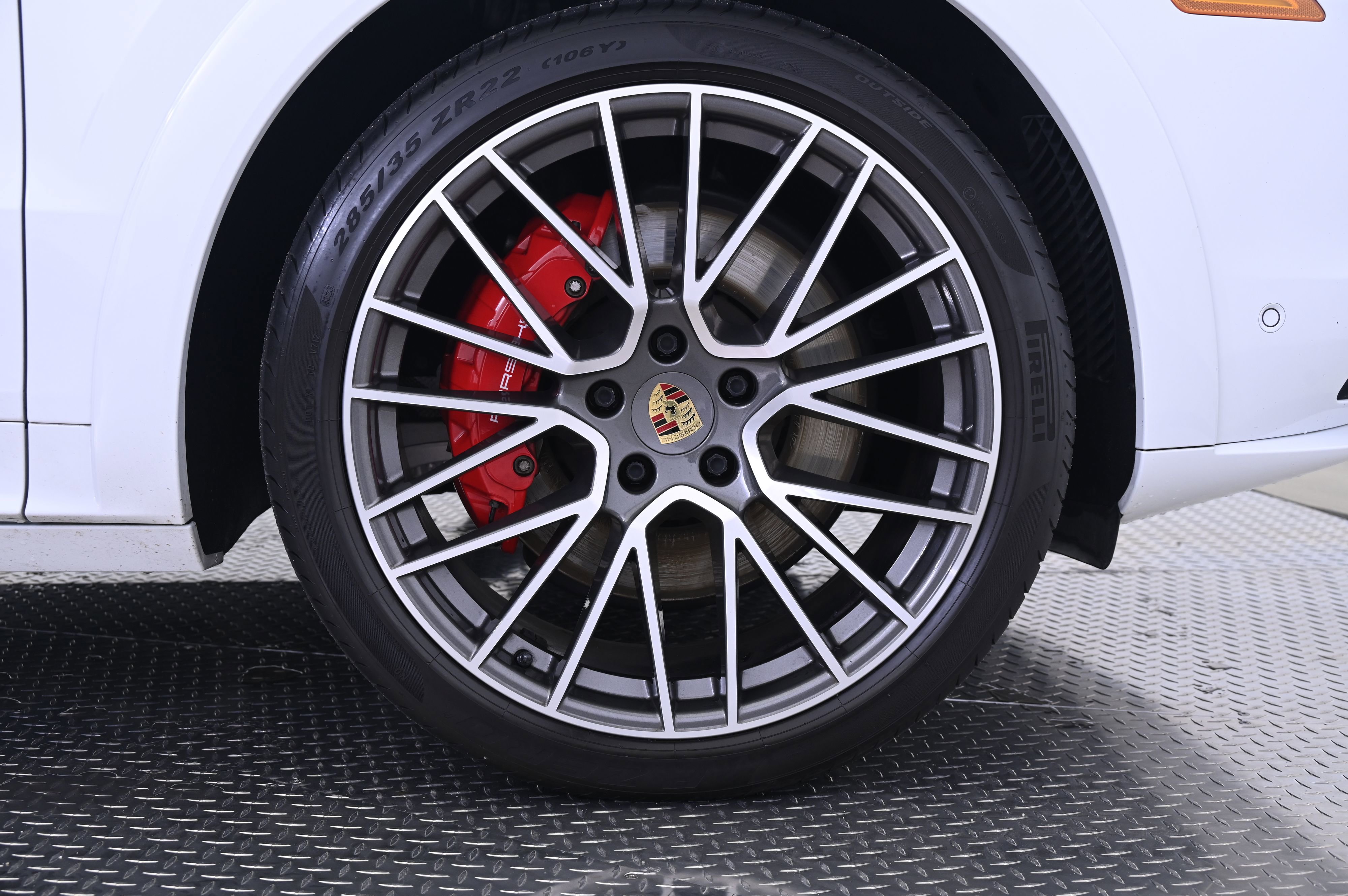 Used 2022 Porsche Cayenne GTS image 14