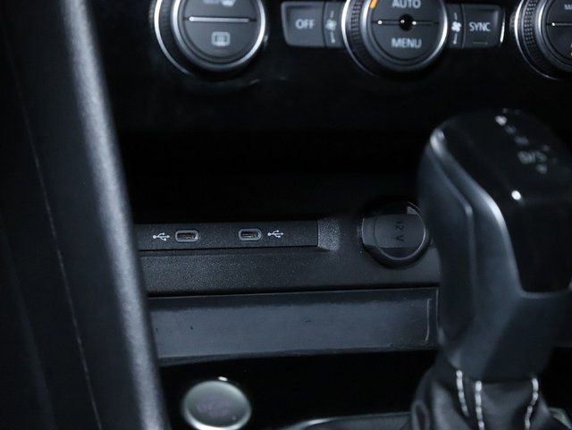 Used 2022 Volkswagen Taos SEL image 29