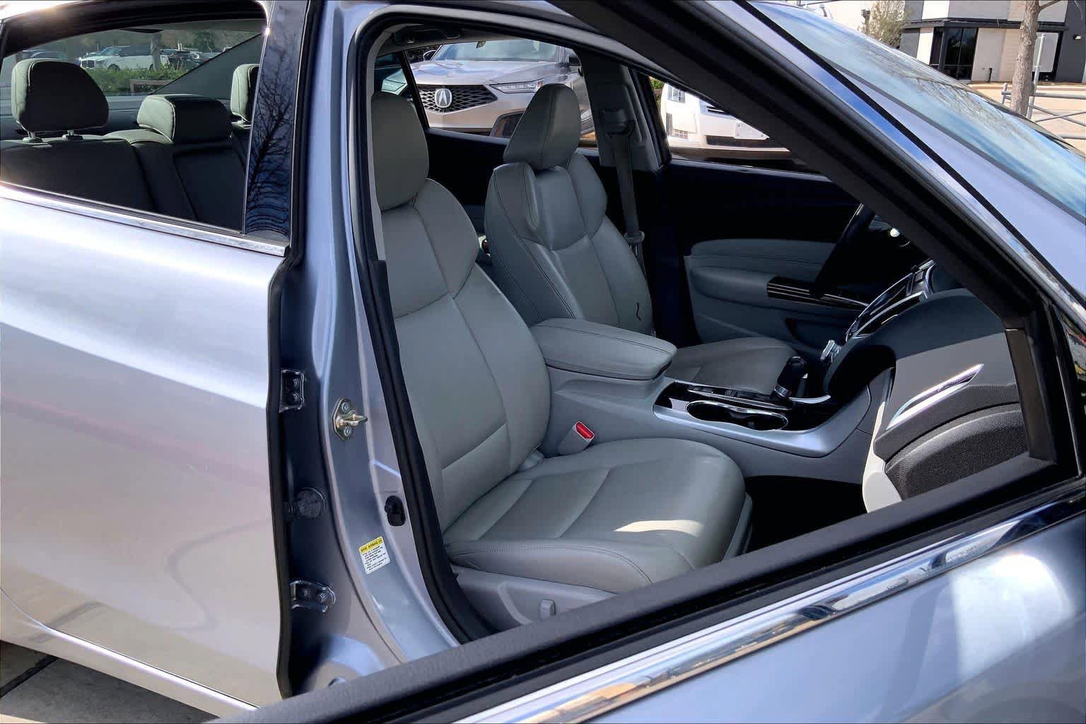 Used 2016 Acura TLX image 9