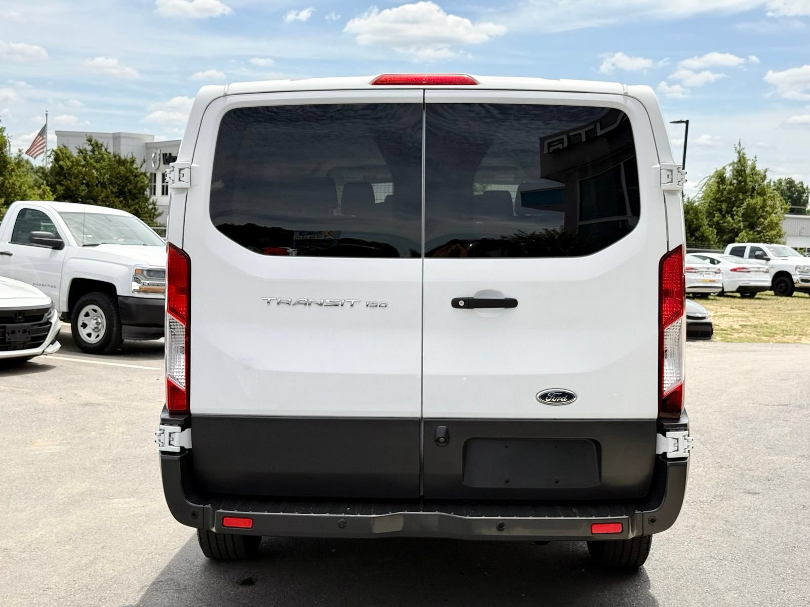 Used 2018 Ford Transit 150 XL RWD image 10