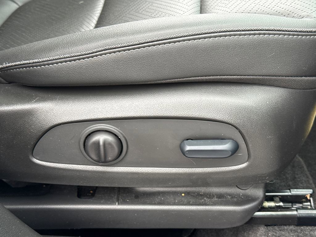 Certified 2023 Buick Encore GX Essence w/ Experience Buick Package FWD image 39