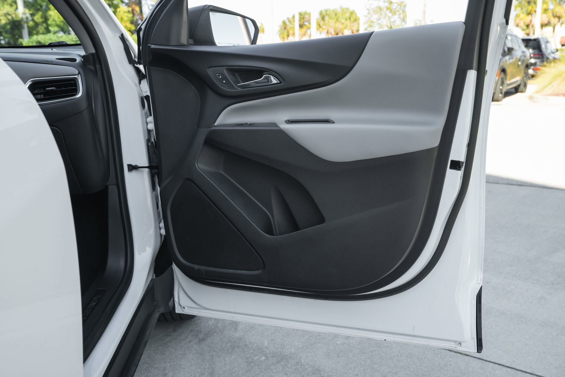 Used 2023 Chevrolet Equinox LS w/ LS Convenience Package image 37