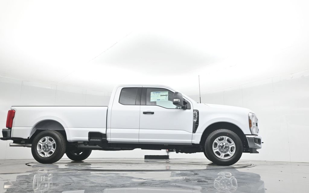 New 2026 Ford F350 XLT image 46