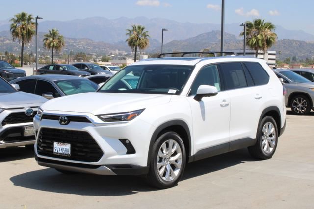 Used 2025 Toyota Grand Highlander AWD Hybrid image 3