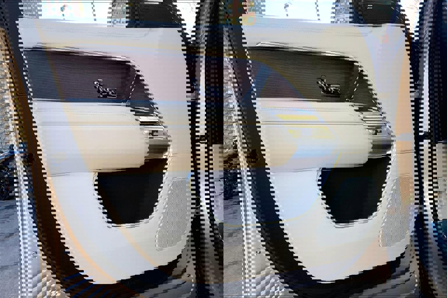 New 2026 Land Rover Range Rover SE image 10