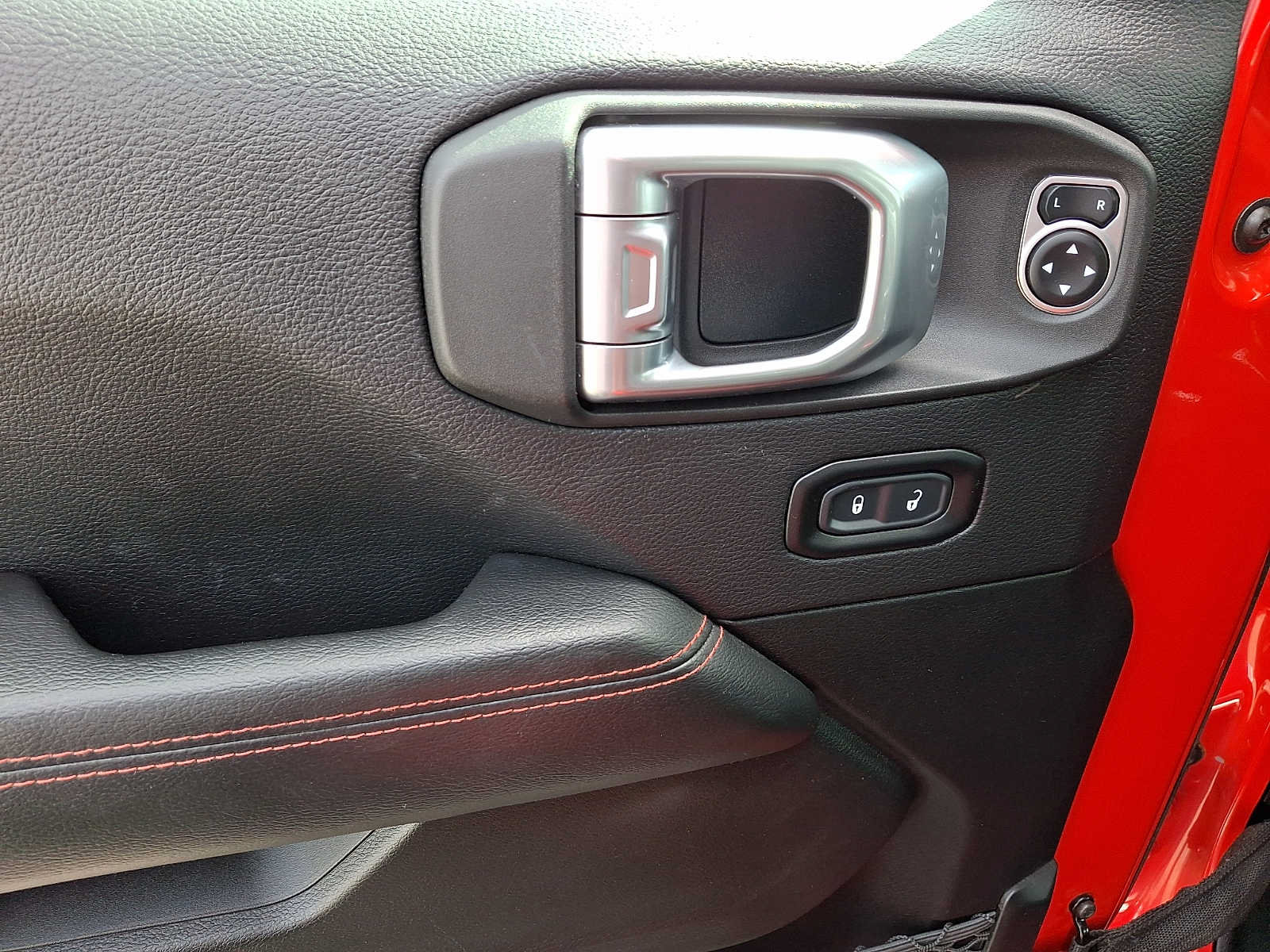 Used 2020 Jeep Gladiator Rubicon AWD/4WD image 13