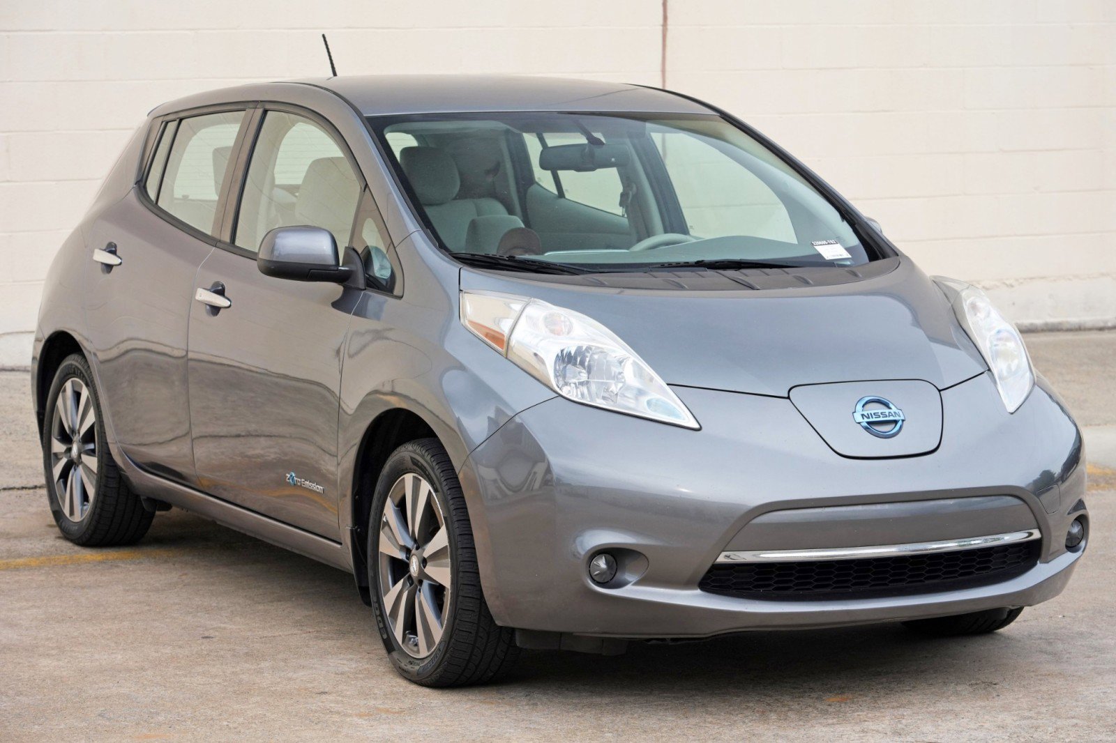 Used 2015 Nissan Leaf SV FWD image 47