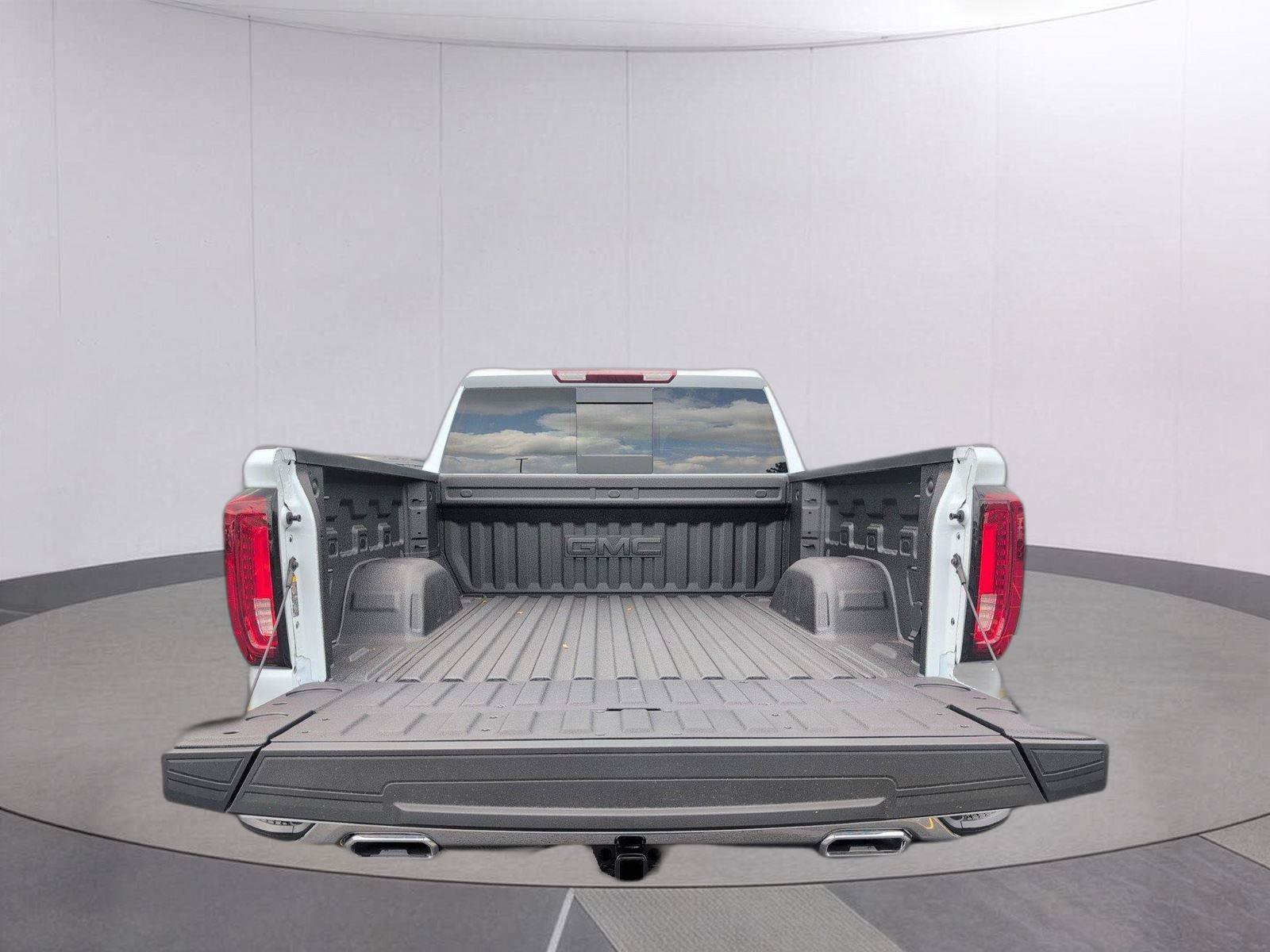 New 2026 GMC Sierra 1500 SLT w/ SLT Premium Plus Package AWD/4WD image 5